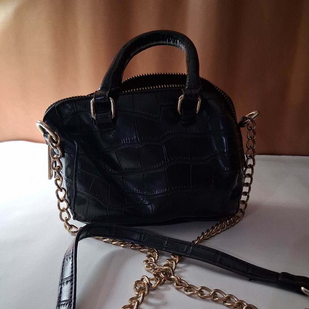 Olivia Miller Elegant Black Soft Leather Croc-Embossed Handbag with Gold Chain